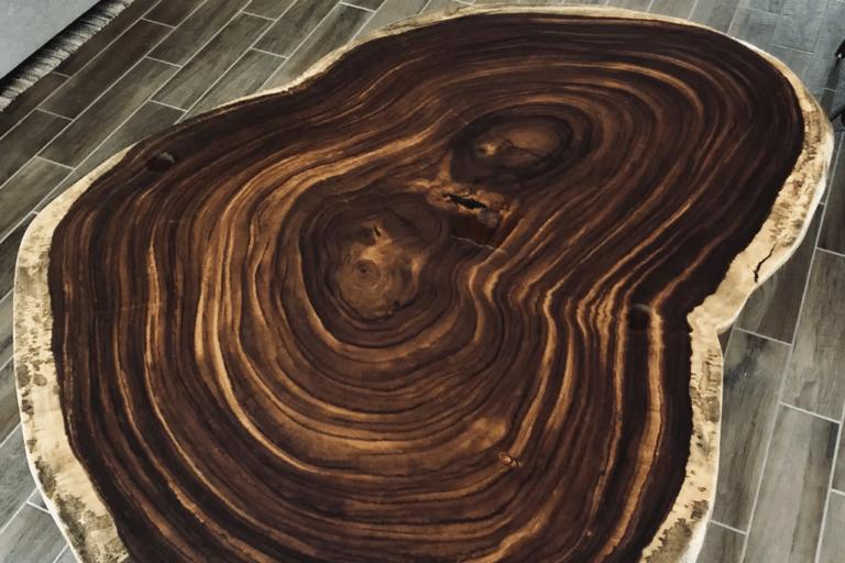 mesa de madera de parota